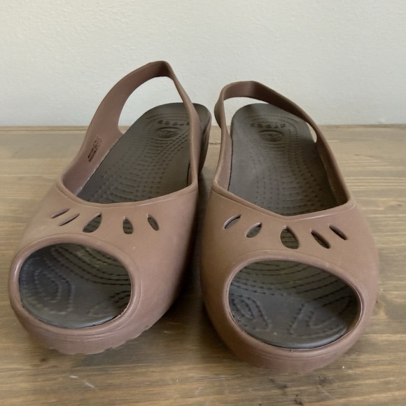 Crocs Women's 9 Brown Mabyn‎ Slingback Peep Toe Mini Wedge Comfort Sandals Shoes - Picture 3 of 9